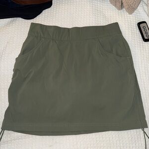 Columbia Women's Mini Skirt in Olive